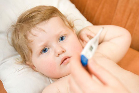 Bebeklerde Ateş Düşürme Belirtileri ve Tedavisi